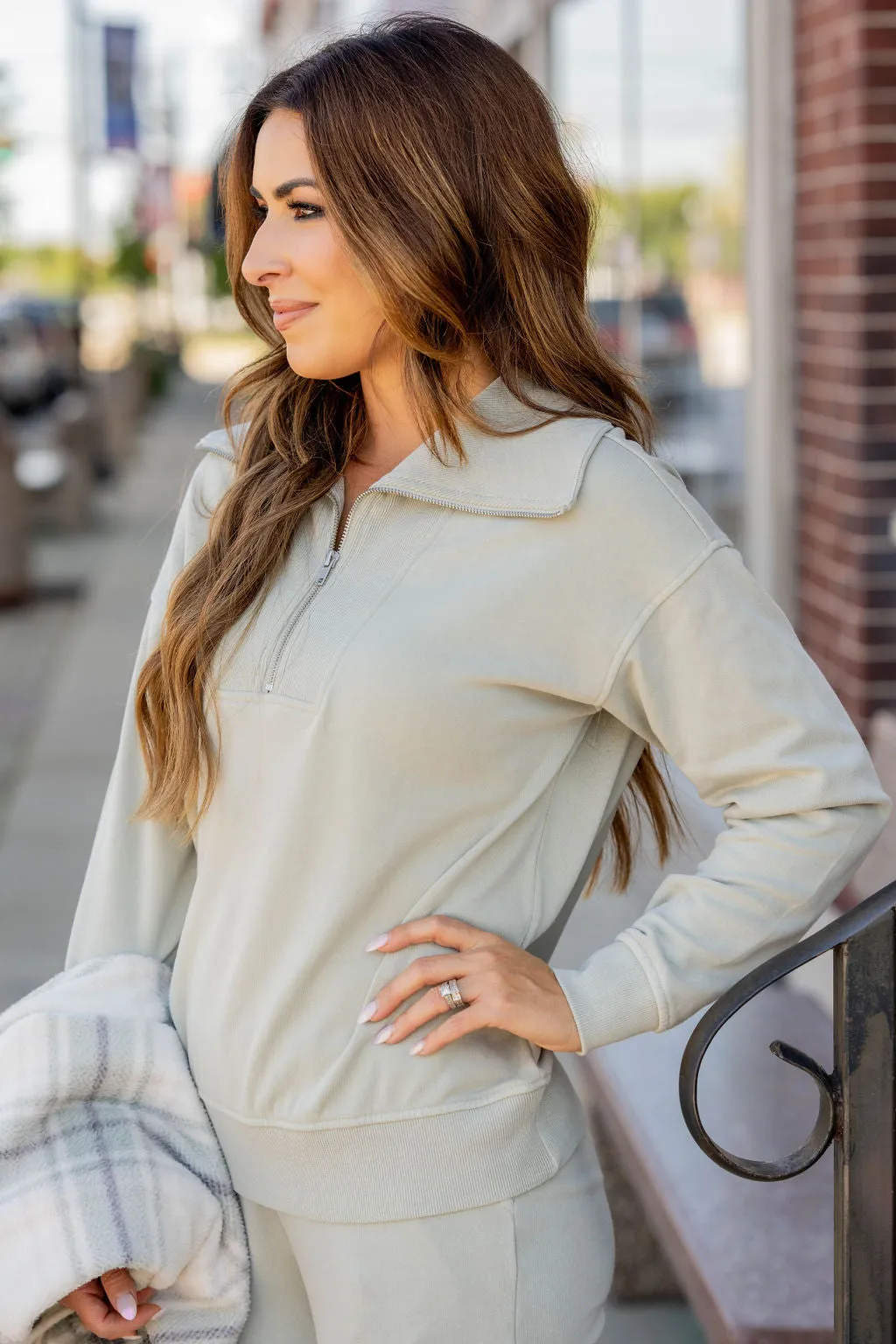 Ribbed Accented Quarter Zip Pullover