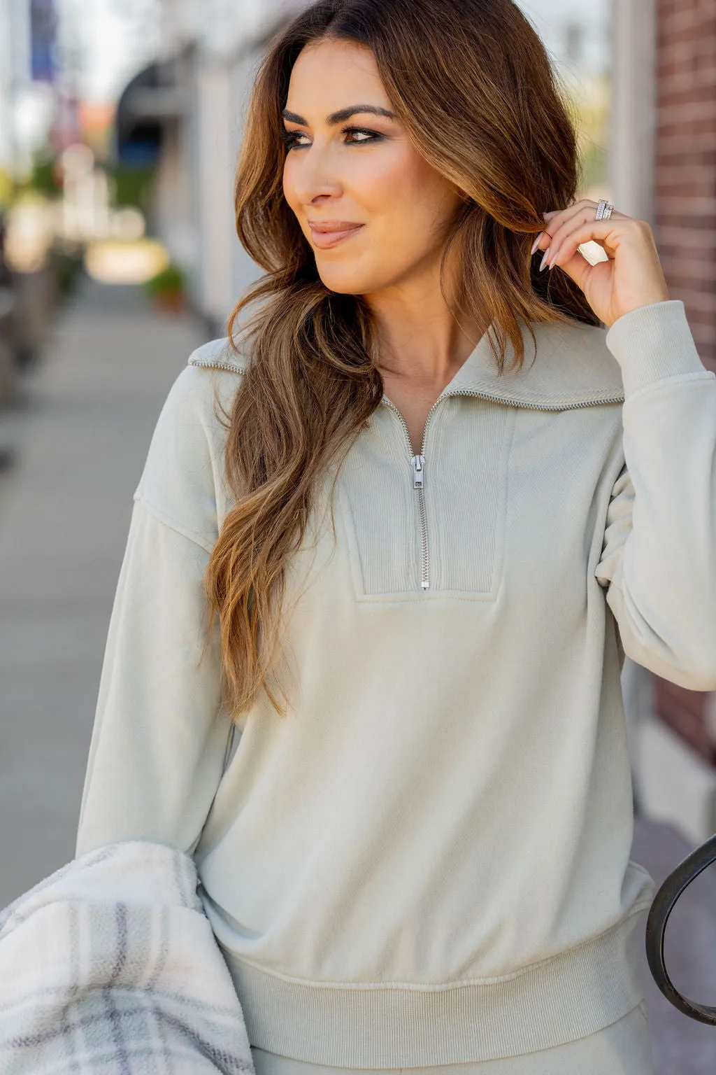 Ribbed Accented Quarter Zip Pullover